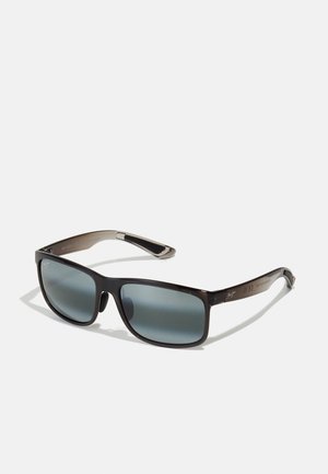 Occhiali da sole con lenti grigie scure, montatura in plastica nera e dettagli in acciaio inossidabile sulle tempie. Forma rettangolare con una finitura liscia.
