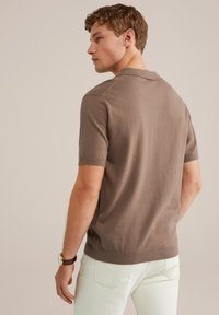 Thumbnail Image 4