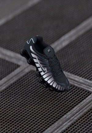 SHOX TL FADE - Baskets basses - off noir/white/black