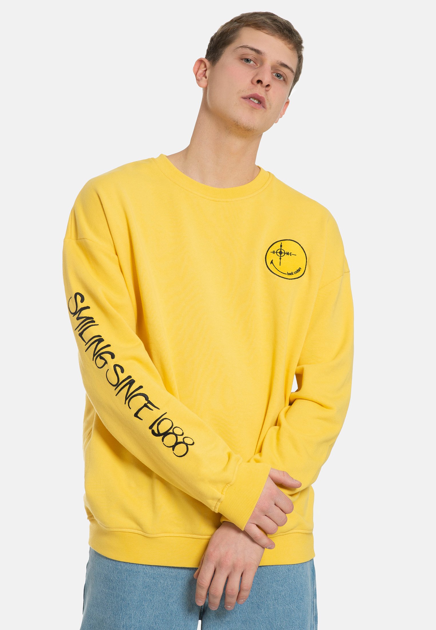 pullover yellow