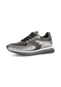 Silberne Ledersneaker mit schwarzen Akzenten, runder Zehenpartie, Schnürdesign und weißer Zwischensohle. Verfügt über eine strukturierte Oberfläche und kontrastierende Farbtöne.