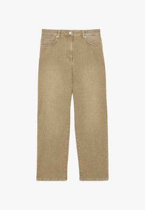 Beežid sirgete säärega teksapüksid ees oleva nupu ja tõmblukuga, kahe eesmise tasku ja vööaasadega, asetatud valgele taustale.