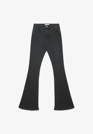 Jeans neri a zampa d'elefante con vita alta, cinque tasche e chiusura con bottone. Realizzati in denim strutturato con un'ampia apertura della gamba all'orlo.