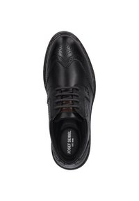 Scarpa in pelle nera con design wingtip, dettagli perforati e lacci grigi. Presenta una punta arrotondata e un interno imbottito.