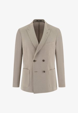 Beige herenblazer met dubbele knoopsluiting, klepboorden, drie knopen, twee voorzakken met klep en één borstzak met bies.