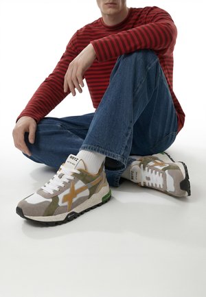 W6YZ, BREEZE 3-M. - Baskets basses - taupe/militärgrün