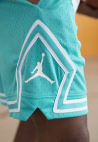 Thumbnail Image 2