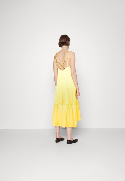 Claudie Pierlot Φόρεμα ημέρας - mimosa