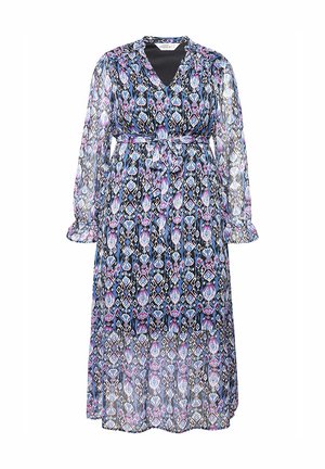 Lang, doorzichtige jurk met een V-hals, lange mouwen en een middelhoge taille met riem. Heeft een ingewikkeld patroon in blauw, zwart en roze over het geheel.