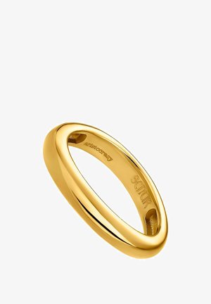 Anillo de oro con forma ovalada lisa y superficie pulida. Presenta un grabado de marca en su interior. Sin adornos ni texturas.