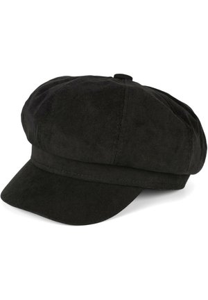Schwarze flache Mütze mit rundem Kopfteil und kurzem, steifem Schirm aus weichem, strukturiertem Stoff.