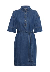 Denim mekko, jossa on lyhyet hihat, korkea kaulus ja etupaneeli, jossa on viisi nappia. Mukana kangasvyö ja kontrastiväriset tikkaukset.