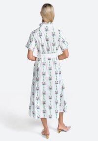 Rich & Royal Rochie tip cămașă - white