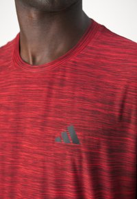 adidas Performance STRETCH - Sportska majica - better scarlet/black