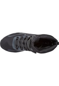Scarpa atletica nera con upper in rete, punta rinforzata e accenti grigi. Presenta un colletto imbottito e suola in gomma testurizzata per una buona aderenza.