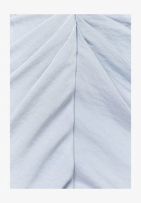 Unselected, icy blue