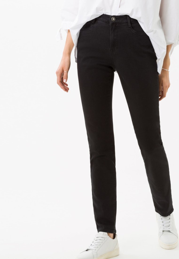 Mode für Damen und Herren Jeans im Brax Online-Shop kaufen