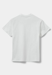 Biely bavlnený tričko, krátke rukávy, okrúhly výstrih, jednoduchý pohľad zozadu, jemná textúra, žiadne viditeľné vzory ani logá.