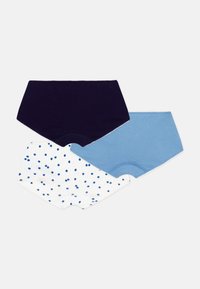 Tre paia di slip in cotone: uno blu navy uniforme, uno azzurro uniforme e uno bianco con pois blu, caratterizzati da un design senza cuciture.