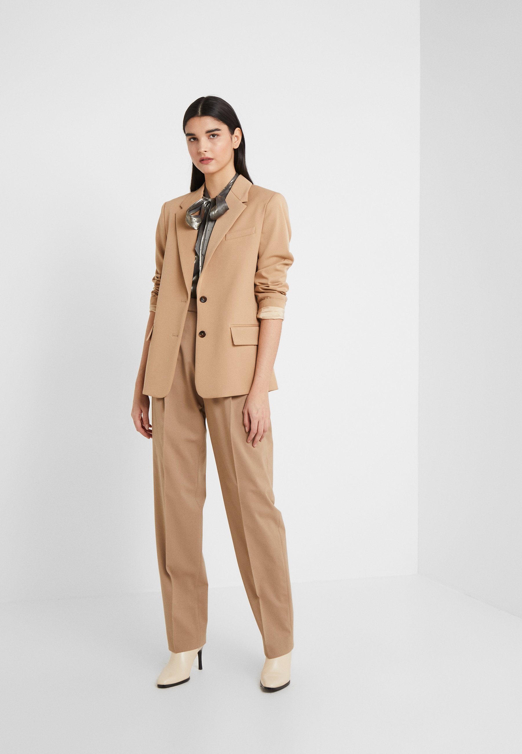 Filippa K JULIE TROUSER - Broek - dark khaki/beige - Zalando.be
