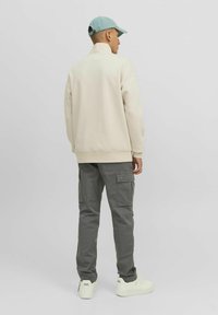 Jack & Jones JPSTACE JJTUCKER AMA  szary