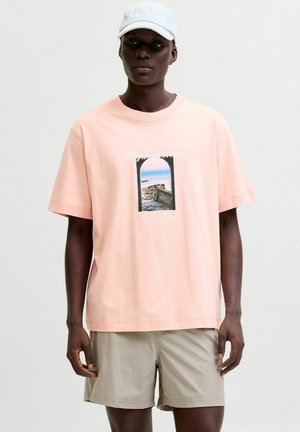 Jack & Jones JORNORREBRO PHOTO TEE SS CREW NECK LN - T-shirt imprimé - peach melba