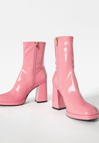 Bershka Botines de tacón - pink