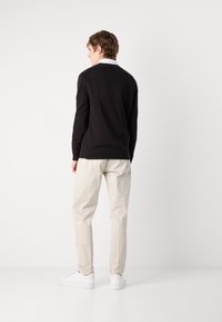 Thumbnail Image 5
