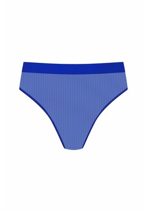 Bas de bikini bleu avec un tissu texturé et une taille bleue unie. La forme est un modèle classique de slip avec des bords lisses.