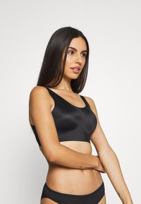 Marks & Spencer - FLEXI GEL CROP - Korsetes izstrādājums ar stīpiņām - black Miniatūras attēls 1