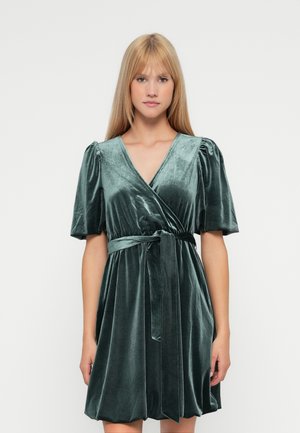VMBEATRICIA SHORT DRESS - Denní šaty - scarab