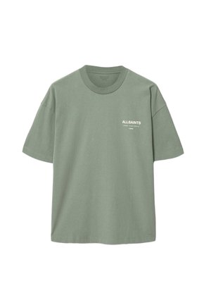 Olivgrünes T-Shirt aus Baumwolle mit kurzen Ärmeln, auf der linken Brust mit "ALLSAINTS" und japanischem Text in Weiß bedruckt.