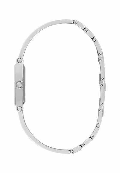 Hõbedane metallist kellapael, millel on ristküliku kujuline korpus, lingitud riba ümmarguste aktsentidega, sile tekstuur ja poleeritud viimistlus.