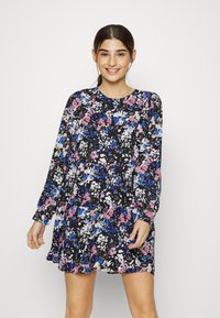 Vestido com estampado floral, com decote redondo, mangas longas e bainha evasê nas cores preto, rosa, azul e branco. Tecido suave e leve.