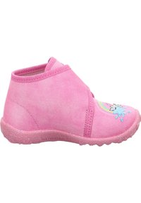 Różowe materiały botki za kostkę z niemarkującą podeszwą, z haftowanym wzorem jednorożca i tęczowymi akcentami, gładką fakturą oraz elastycznym otworem.