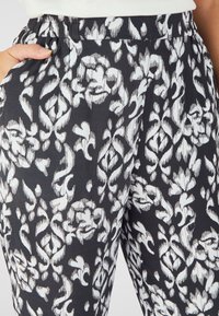 Damart Broek - noir graphique