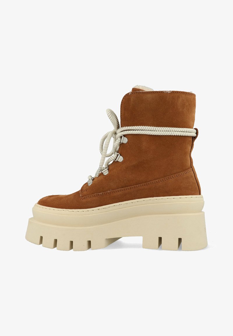 Bruine suede veterschoenen met een crèmekleurige plateauzool. Voorzien van zilveren hardware, gestructureerde veters en een hoge snit met een zachte voering.