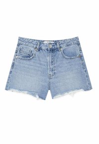 Pantalones cortos vaqueros en azul claro. De tiro alto con un dobladillo desgastado, cuentan con dos bolsillos delanteros y cierre de botón. Diseño clásico de cinco bolsillos.