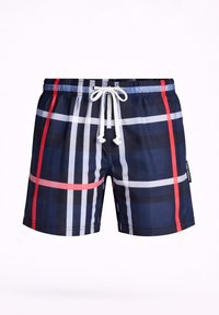 Marineblaue Badeshorts mit weißen, grauen und roten vertikalen und horizontalen Karostreifen sowie weißem Kordelzug am elastischen Bund.