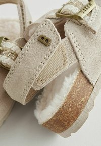 Baker by Ted Baker REGULAR FIT - Domácí obuv - stone