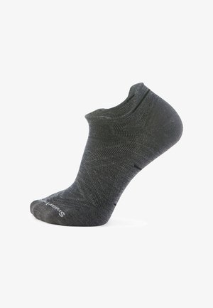 Ciemnoszara skarpeta do kostki z wyściełaną podeszwą i subtelnym napisem w okolicy palców, prezentowana na białym tle.