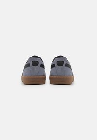 Puma DELPHIN UNISEX - Sneakers basse - white/feather gray/grape mist