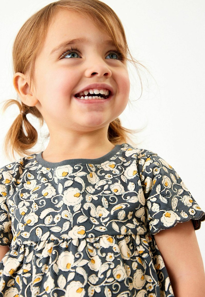 Next SHORT SLEEVE SCALLOP JERSEY DRESS Robe en jersey monochrome