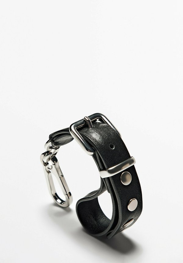 WITH BUCKLE AND STUDS  - Keyring4