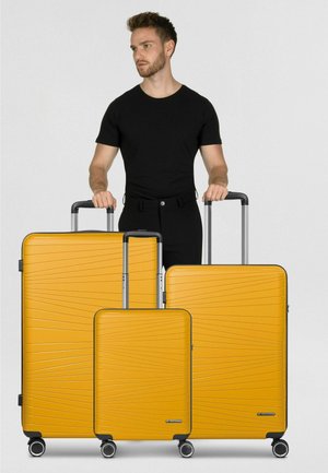 FRANKY, DALLAS 3.0 4 ROLLEN KOFFERSET 3-TEILIG MIT DEHNFALTE UNISEX - Valise - yellow