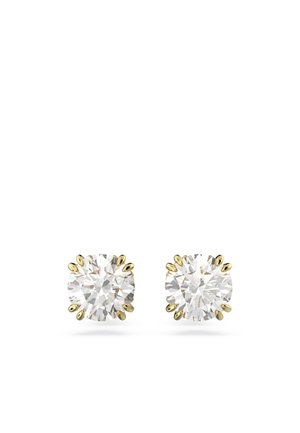 Rund geschliffene Diamant-Ohrstecker in sechs Krappen Gelbgoldfassungen auf weißem Hintergrund.