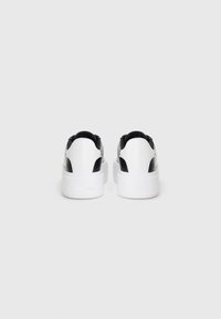 Calvin Klein Jeans Sportbačiai - black/bright white