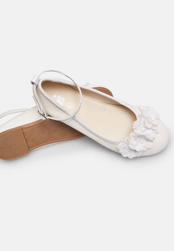 Riemchenballerina – weiß