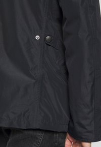 Thumbnail Image 6