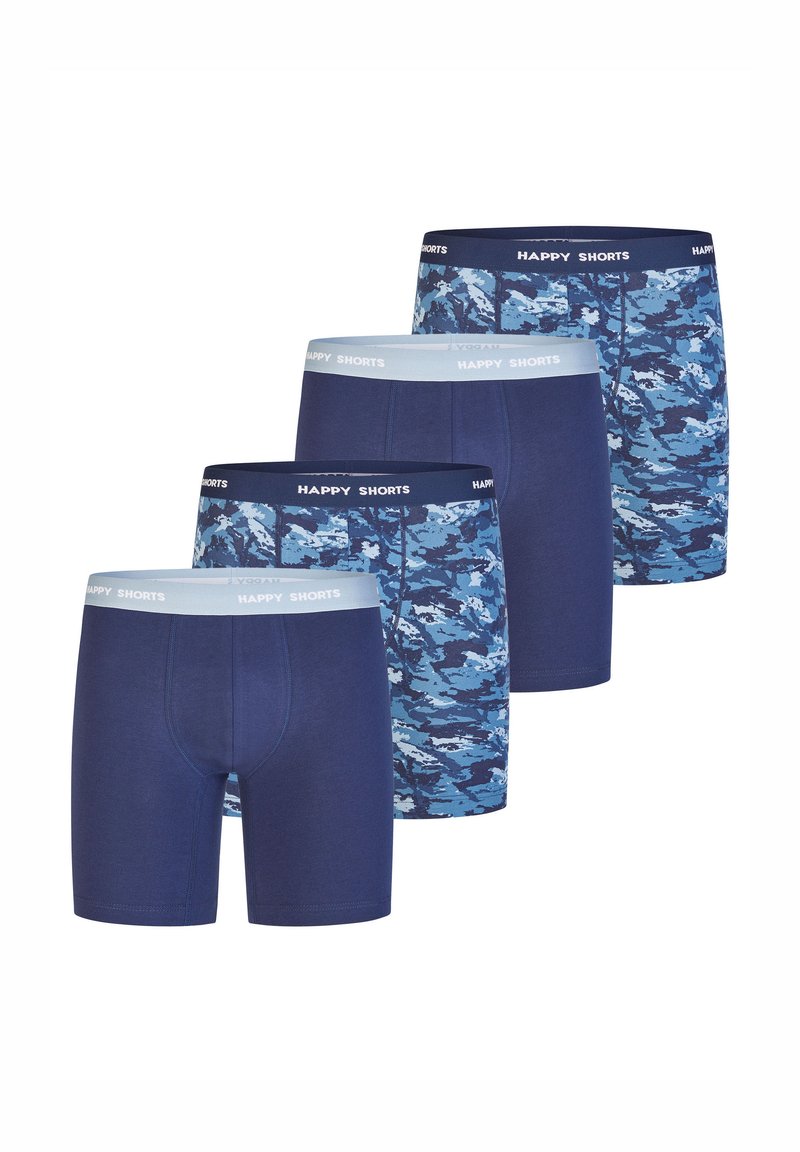 Čtyři páry pánských boxerů v námořnické a modré maskáčové vzory, vyrobených z bavlny s elastickými pasy, na kterých je text "ŠŤASTNÉ ŠORTKY."